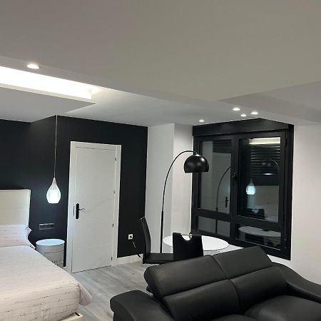 קסטרו אורדיאלס Black And White Suite "La Marinera" מראה חיצוני תמונה