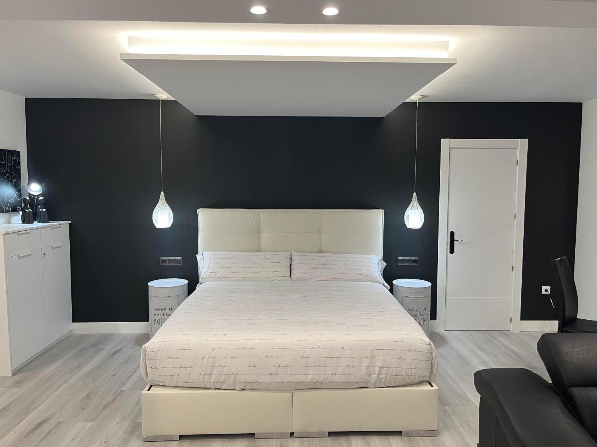 קסטרו אורדיאלס Black And White Suite "La Marinera" מראה חיצוני תמונה