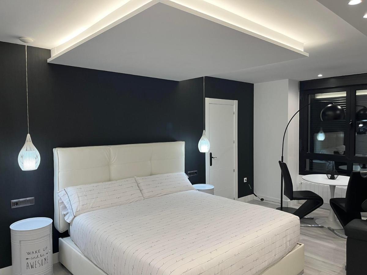 קסטרו אורדיאלס Black And White Suite "La Marinera" מראה חיצוני תמונה