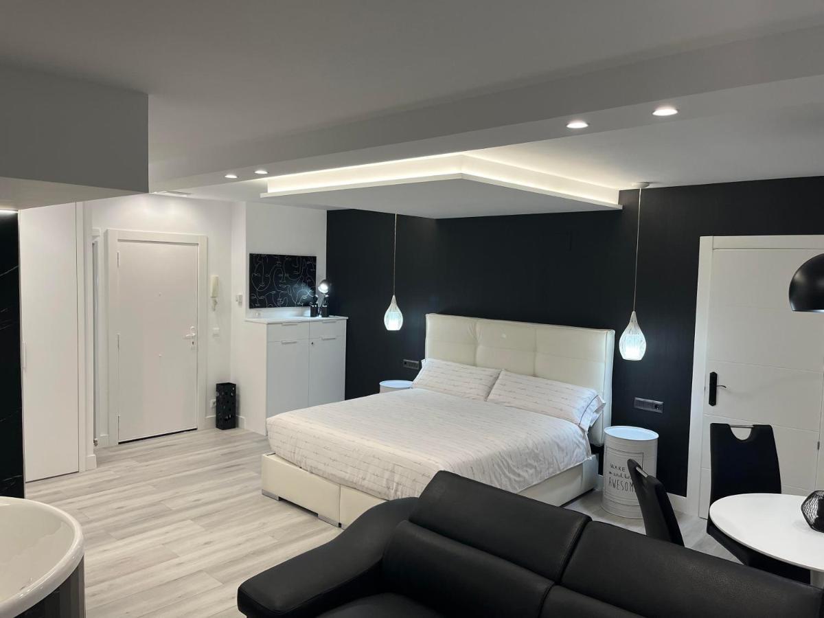 קסטרו אורדיאלס Black And White Suite "La Marinera" מראה חיצוני תמונה